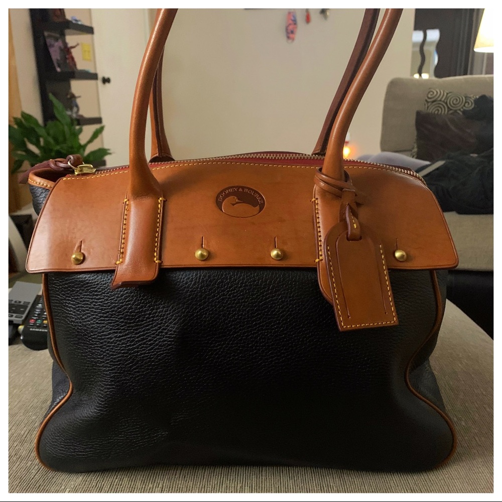 EUC Dooney and Bourke Wilson Satchel